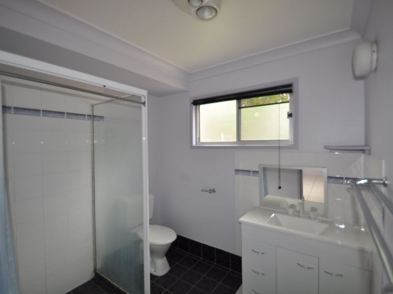 4 Dart Ave, Kingston QLD 4114