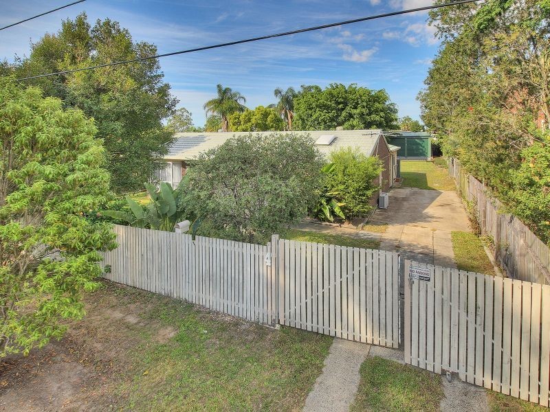 4 Dart Ave, Kingston QLD 4114