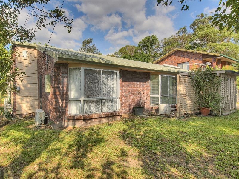4 Dart Ave, Kingston QLD 4114
