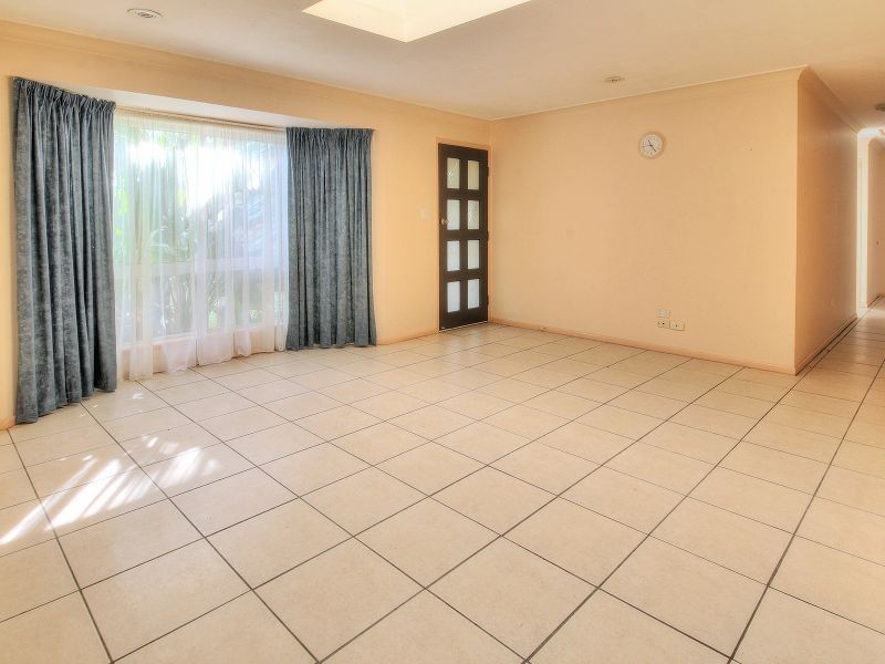 4 Dart Ave, Kingston QLD 4114