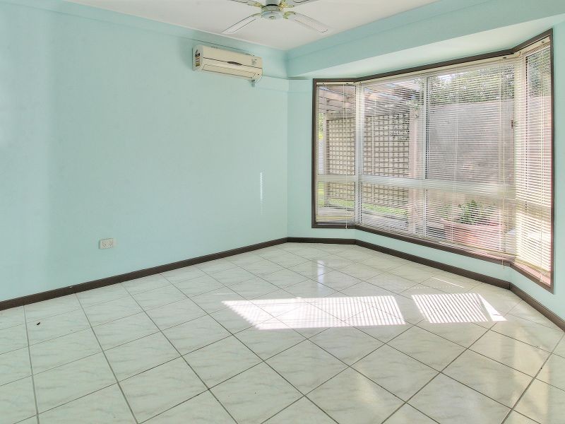 4 Dart Ave, Kingston QLD 4114