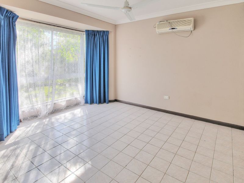 4 Dart Ave, Kingston QLD 4114