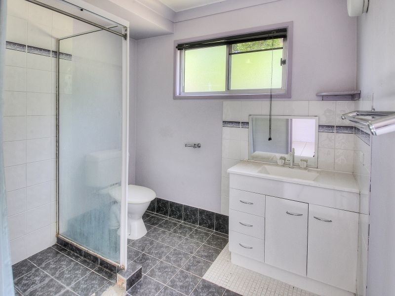 4 Dart Ave, Kingston QLD 4114