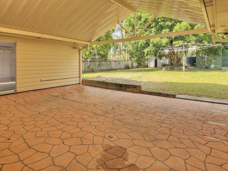 4 Dart Ave, Kingston QLD 4114