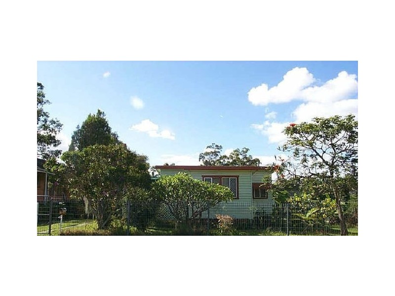 10 CHARLES AVENUE, Logan Central QLD 4114