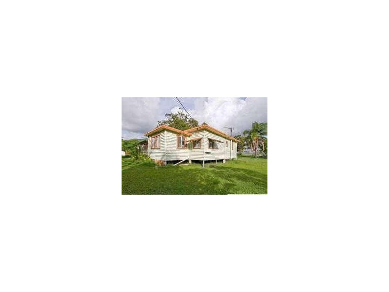 10 CHARLES AVENUE, Logan Central QLD 4114