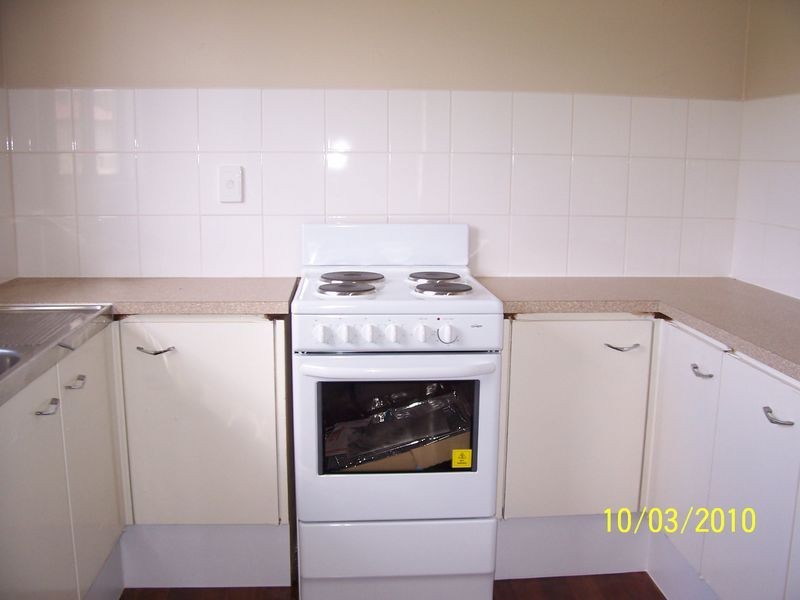 2 Sandra Street, Kingston QLD 4114