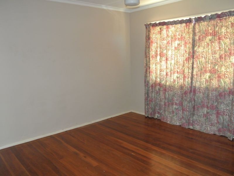 2 Sandra Street, Kingston QLD 4114