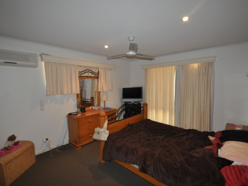 27 Tecoma Street, Kingston QLD 4114