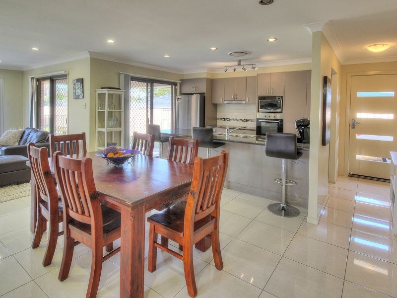 32 Allamanda Drive, Daisy Hill QLD 4127