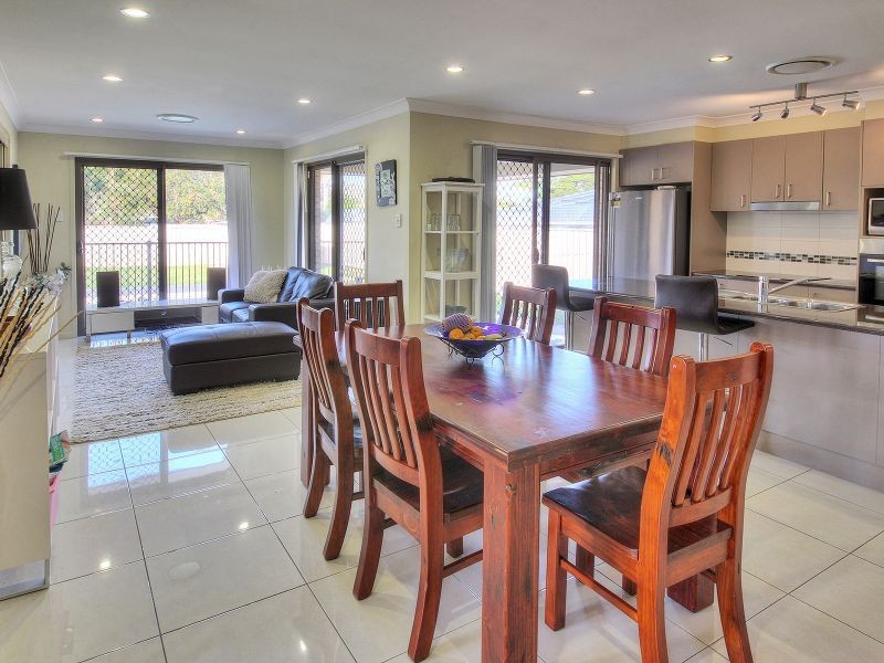 32 Allamanda Drive, Daisy Hill QLD 4127