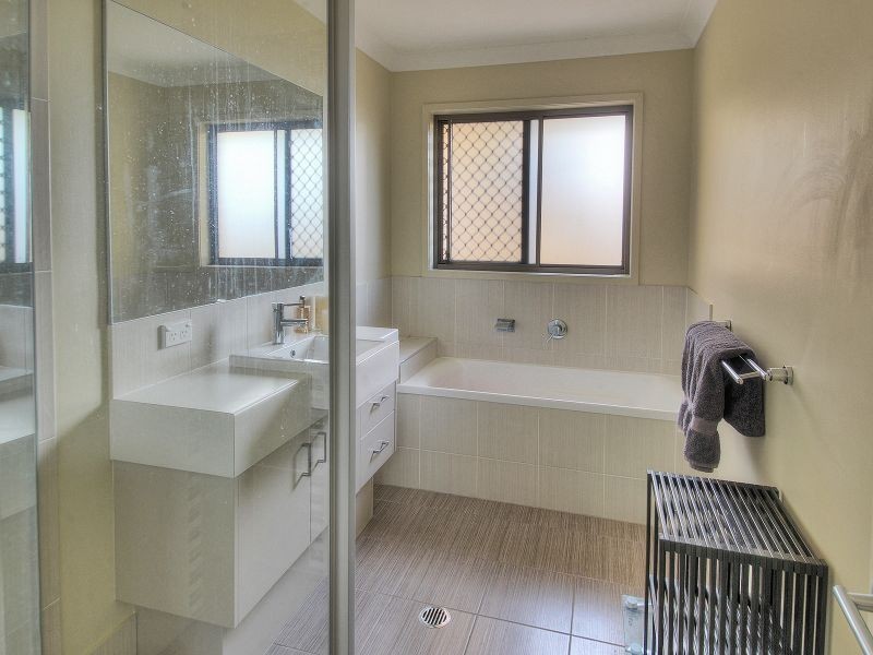 32 Allamanda Drive, Daisy Hill QLD 4127