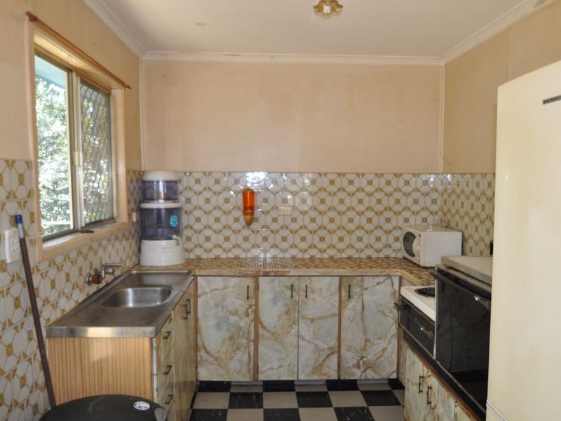 4 Willow Street, Woodridge QLD 4114