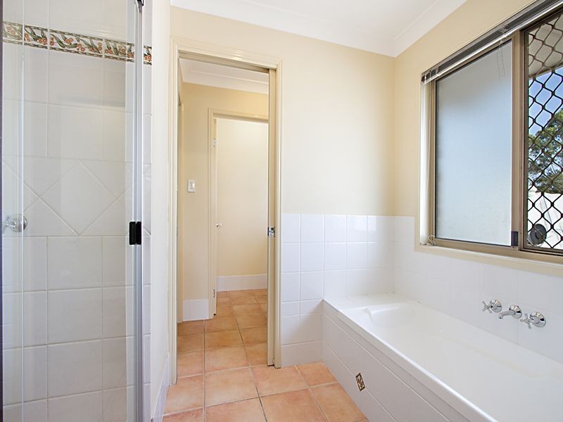 11 Fairway Drive, Meadowbrook QLD 4131
