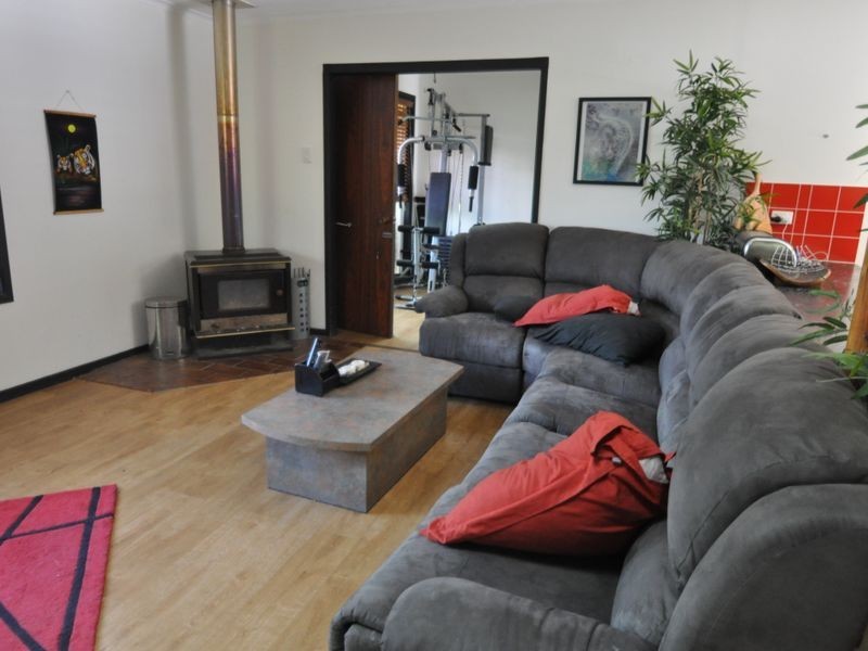 90-92 Queens Rd, Slacks Creek QLD 4127