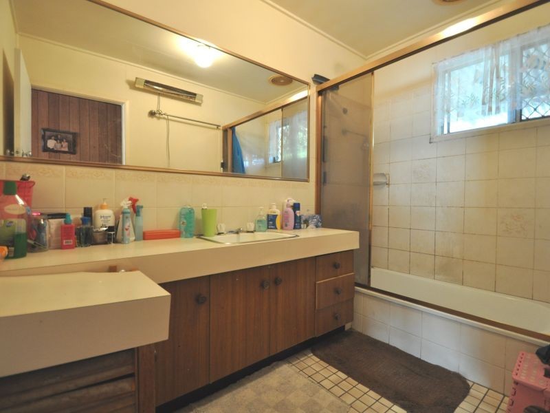 23 Bruce Road, Woodridge QLD 4114