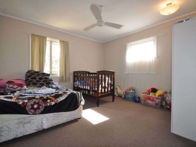 10 Baringa Avenue, Logan Central QLD 4114