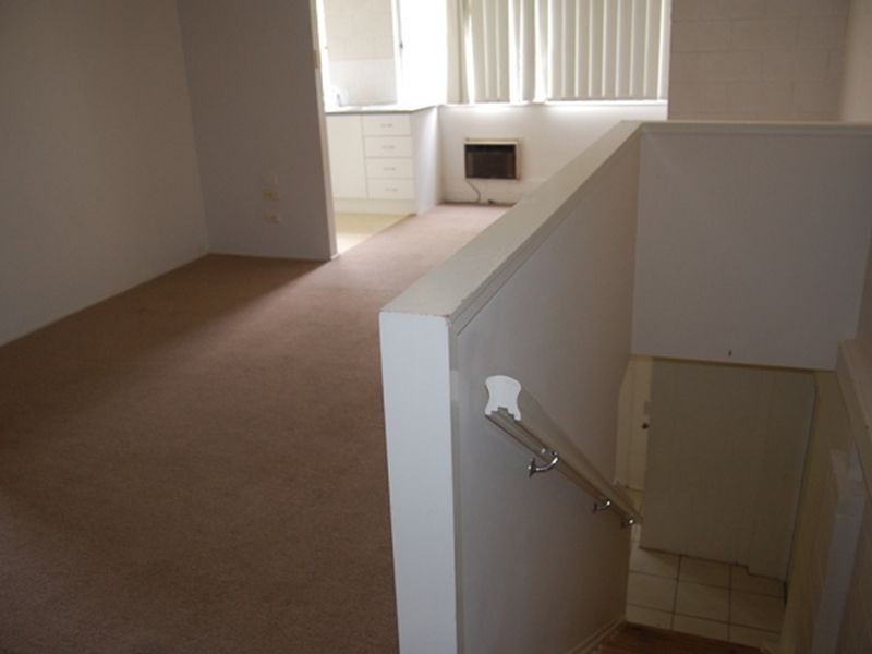 5/15 North Road, Logan Central QLD 4114