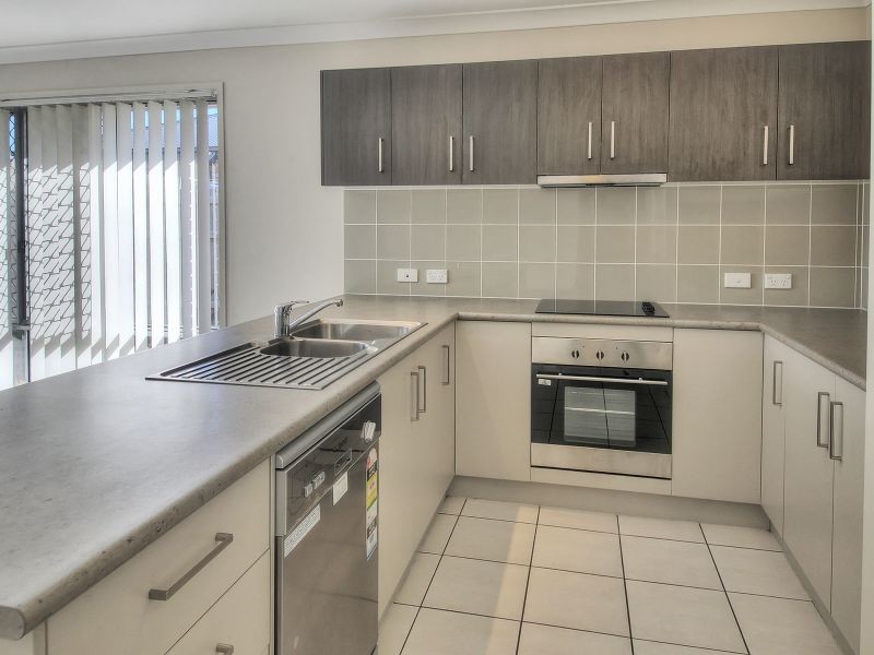 14 Fourth Avenue, Marsden QLD 4132