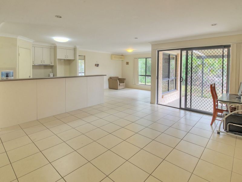 26 Pinelands St, Loganlea QLD 4131