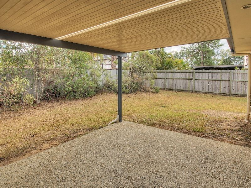 26 Pinelands St, Loganlea QLD 4131