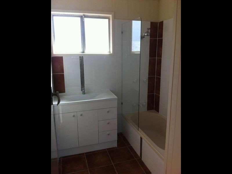 28-30 George Street, Kingston QLD 4114