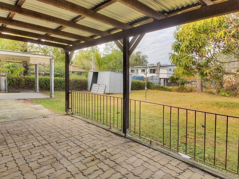 6 Oakland Avenue, Woodridge QLD 4114