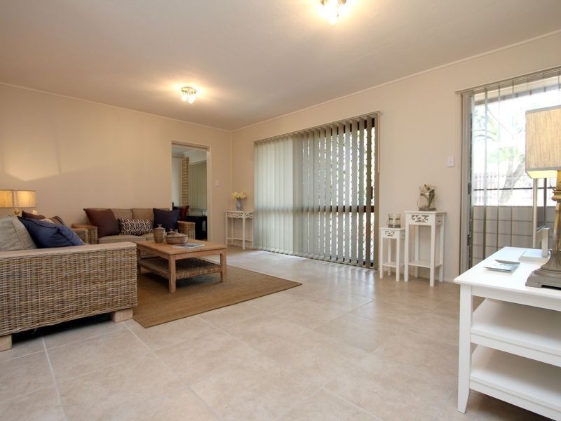 9 Greyash Street, Kingston QLD 4114