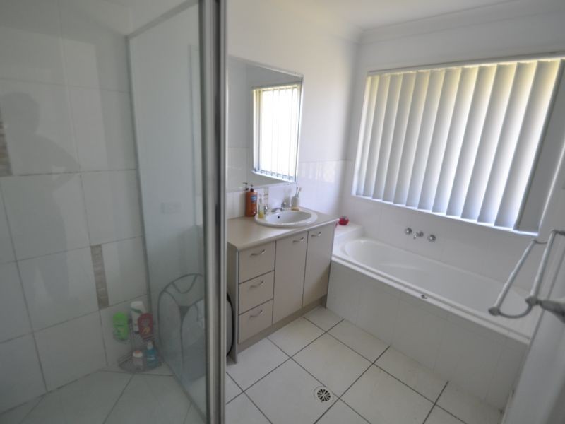 53 Paul Drive (crn Delaforce St), Regents Park QLD 4118