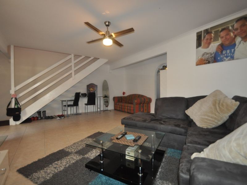 10/9-11 Damalis Street, Woodridge QLD 4114