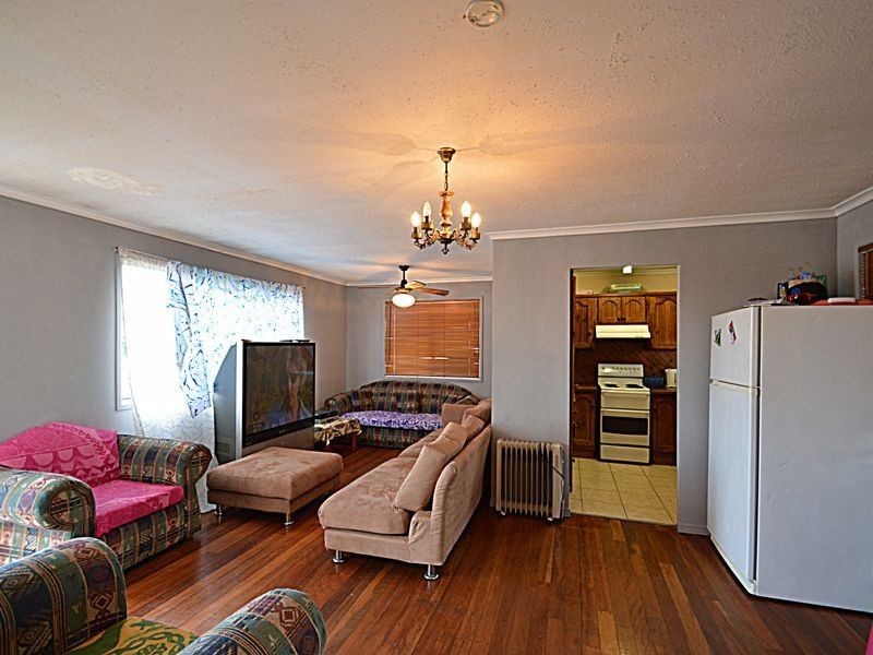 16 Stuart Street, Woodridge QLD 4114