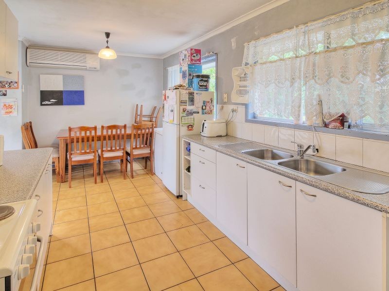 52 Laughlin Street, Kingston QLD 4114