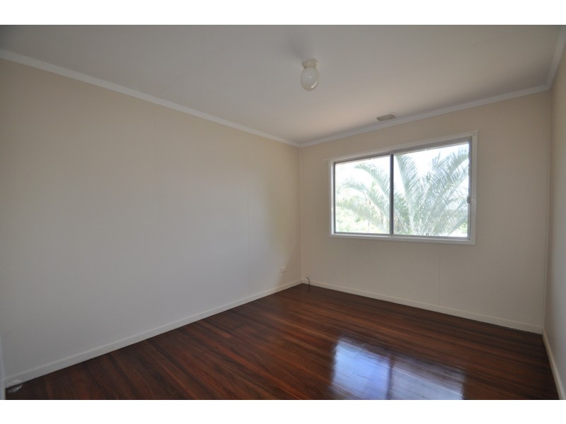 6 Perth Street, Kingston QLD 4114