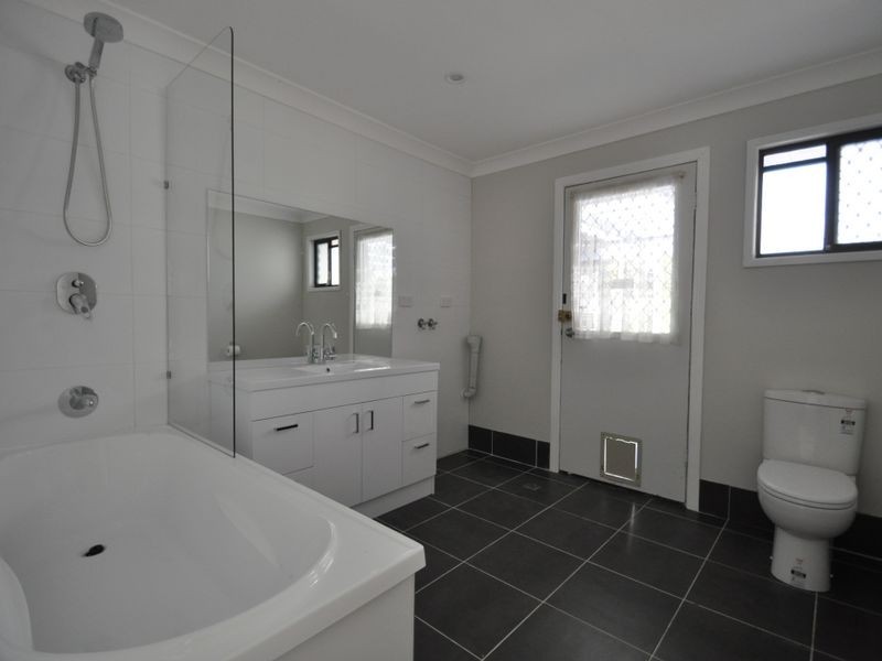 30 Bursaria Street, Crestmead QLD 4132