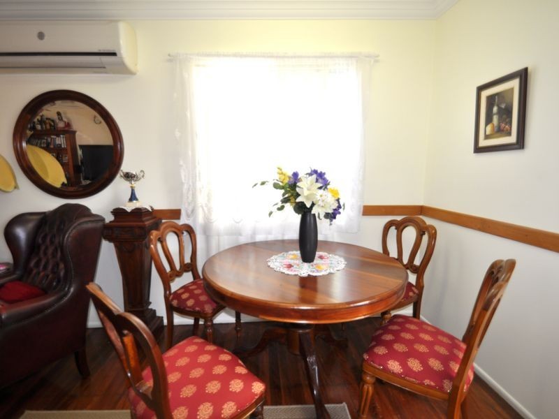 4 Macbeth Street, Kingston QLD 4114