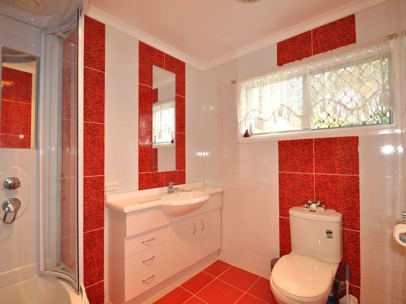 4 Macbeth Street, Kingston QLD 4114