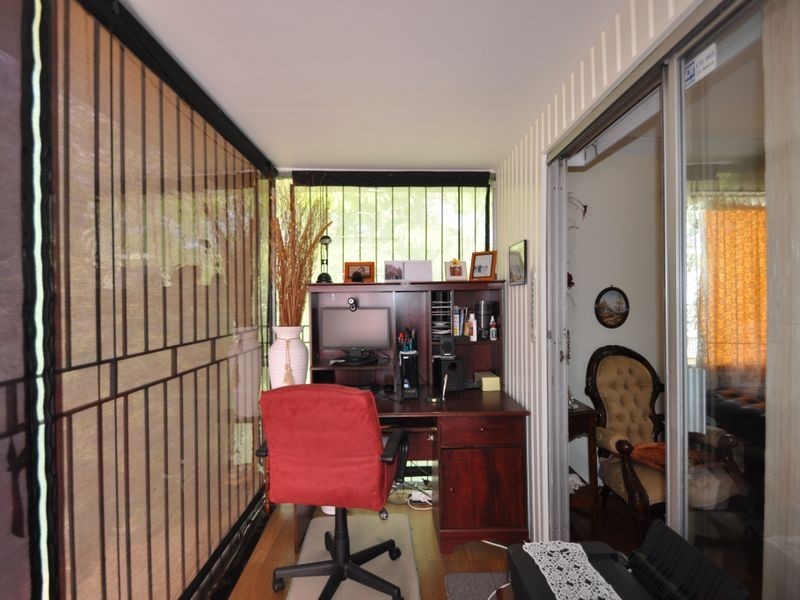 4 Macbeth Street, Kingston QLD 4114