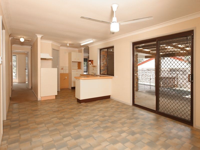 11 Garden Avenue, Woodridge QLD 4114