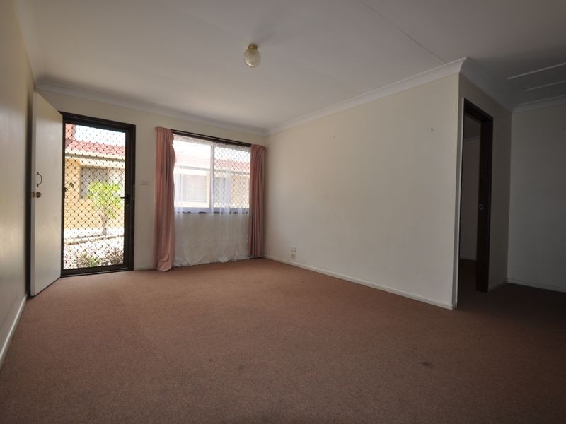 4/10 North Road, Woodridge QLD 4114