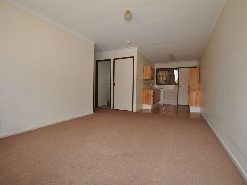 4/10 North Road, Woodridge QLD 4114