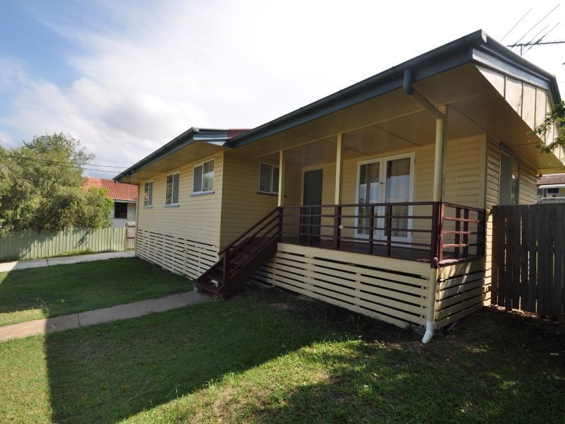 4 Skyline Drive, Kingston QLD 4114