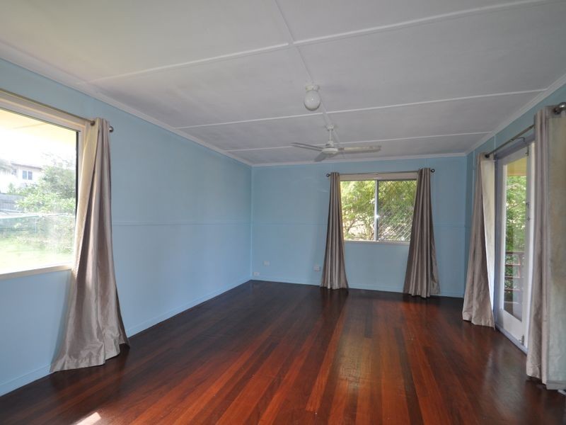 4 Skyline Drive, Kingston QLD 4114