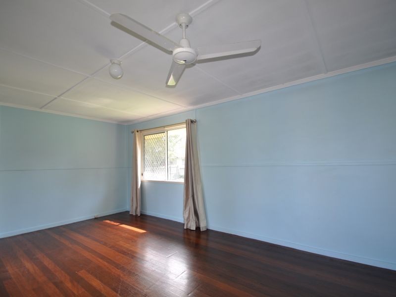 4 Skyline Drive, Kingston QLD 4114