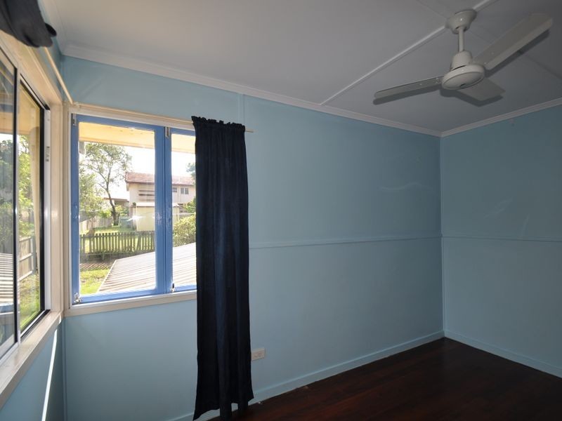 4 Skyline Drive, Kingston QLD 4114