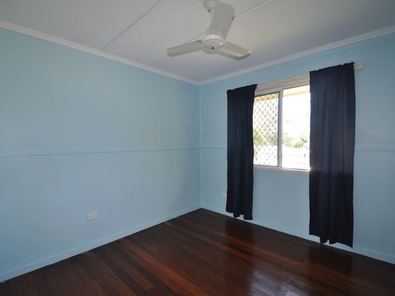 4 Skyline Drive, Kingston QLD 4114