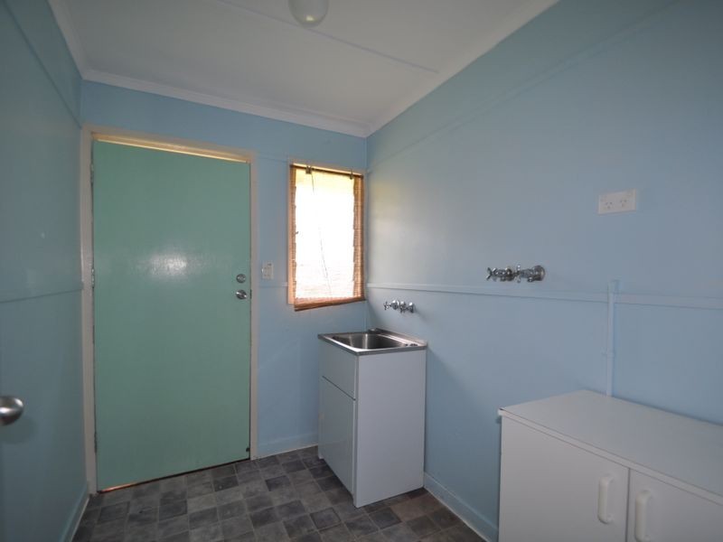 4 Skyline Drive, Kingston QLD 4114
