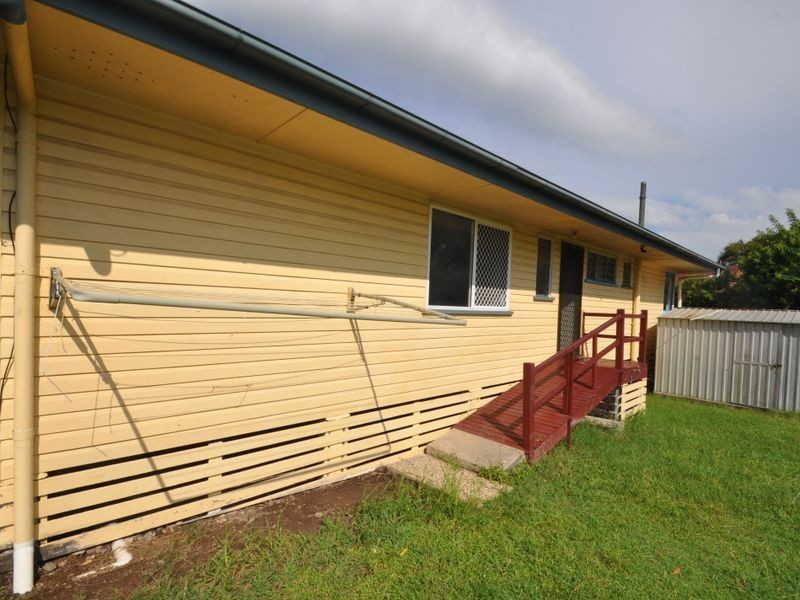 4 Skyline Drive, Kingston QLD 4114