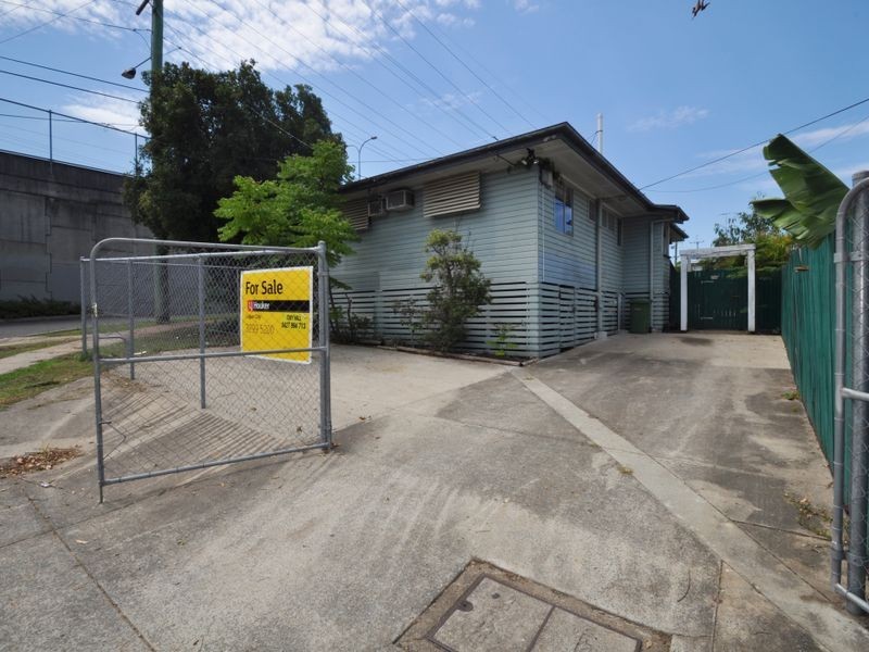 2 Ken May Way, Kingston QLD 4114