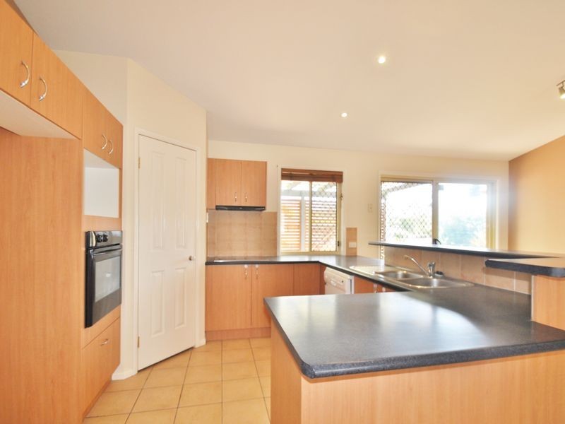 30 Lyrebird Street, Loganlea QLD 4131