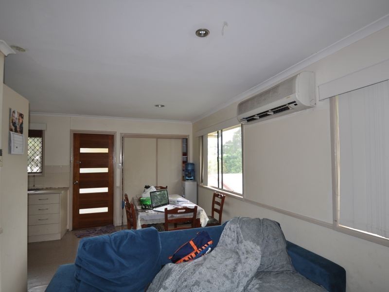 77 Aquarius Drive, Kingston QLD 4114